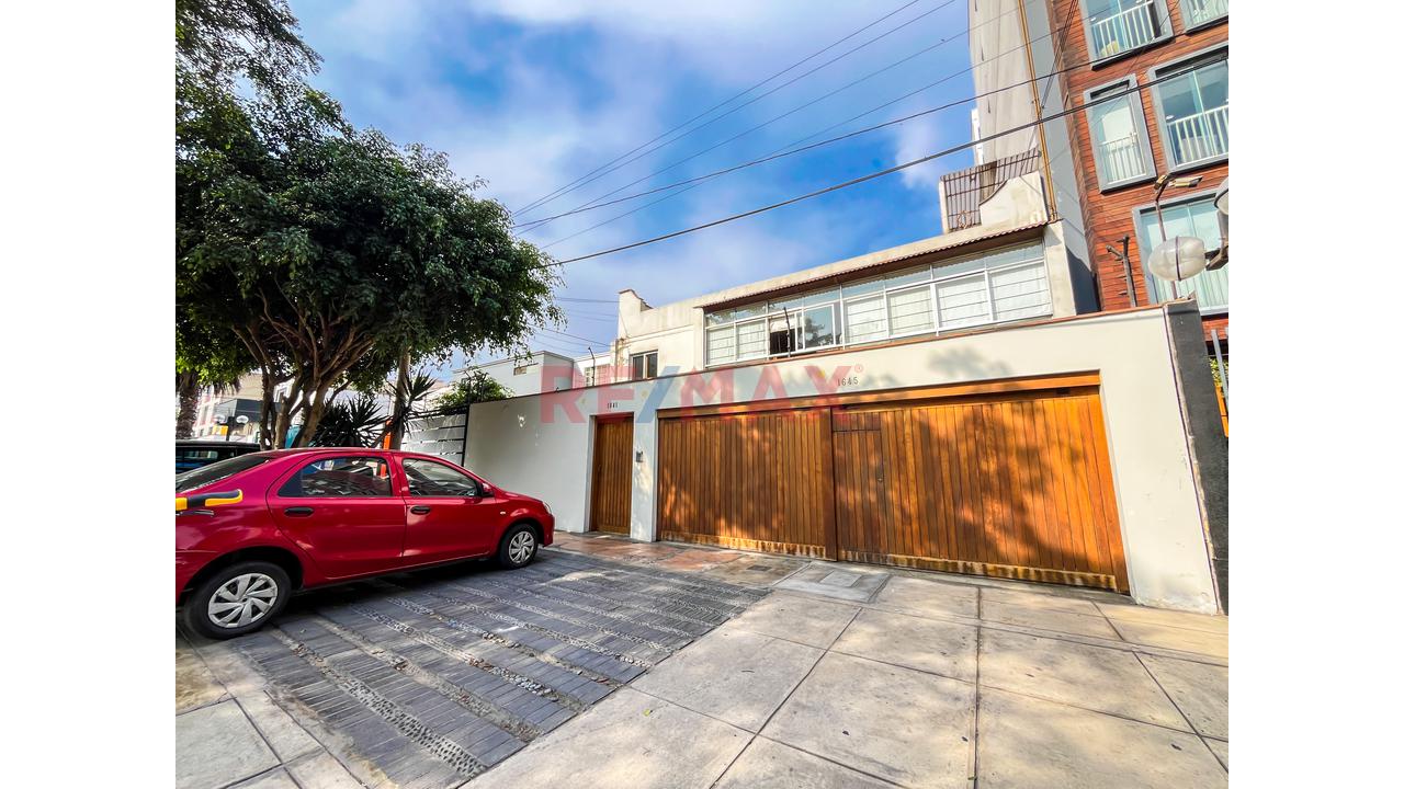 Vendo Amplia Casa En Miraflores - 1