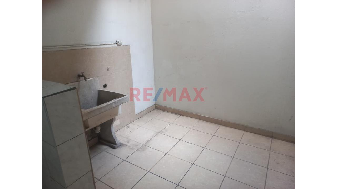 Se Vende Duplex En Santiago De Surco 1Er. Piso 89 M2 - 3
