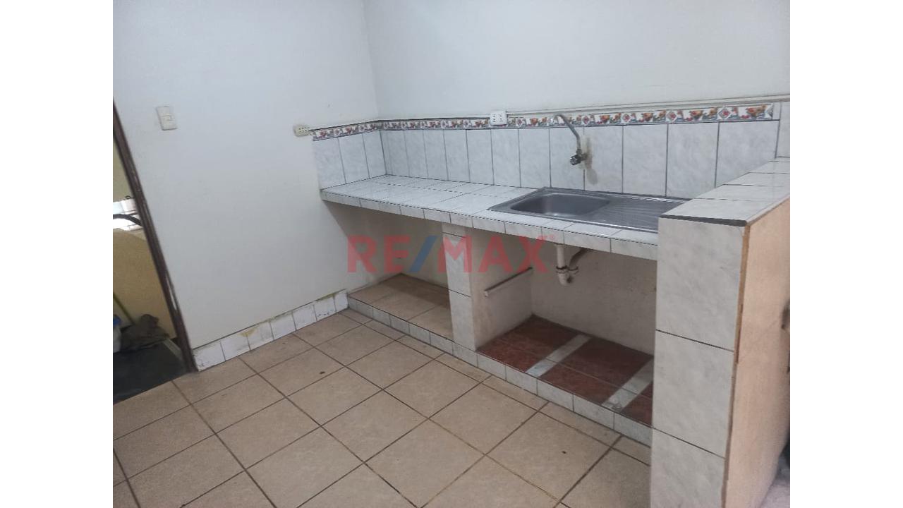 Se Vende Duplex En Santiago De Surco 1Er. Piso 89 M2 - 2