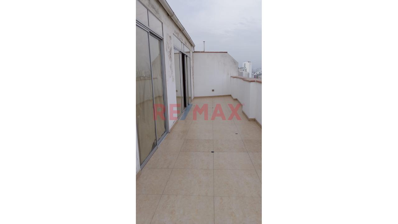 Venta De Dúplex Con Espectacular Vista Al Mar – Piso 23 - 11