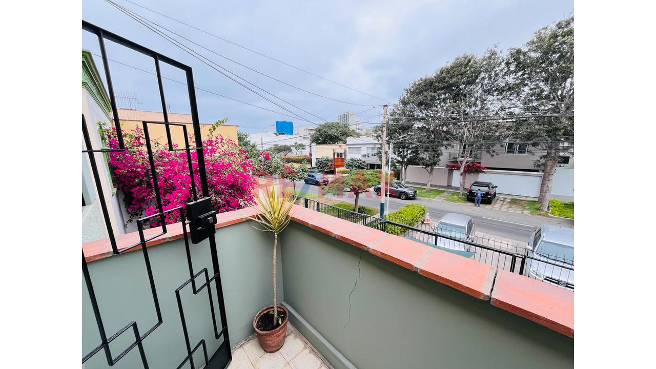 Casa En Venta Como Terreno - San Isidro — foto 14