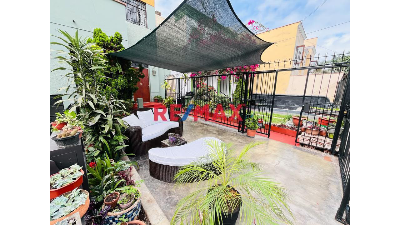 Casa En Venta Como Terreno - San Isidro