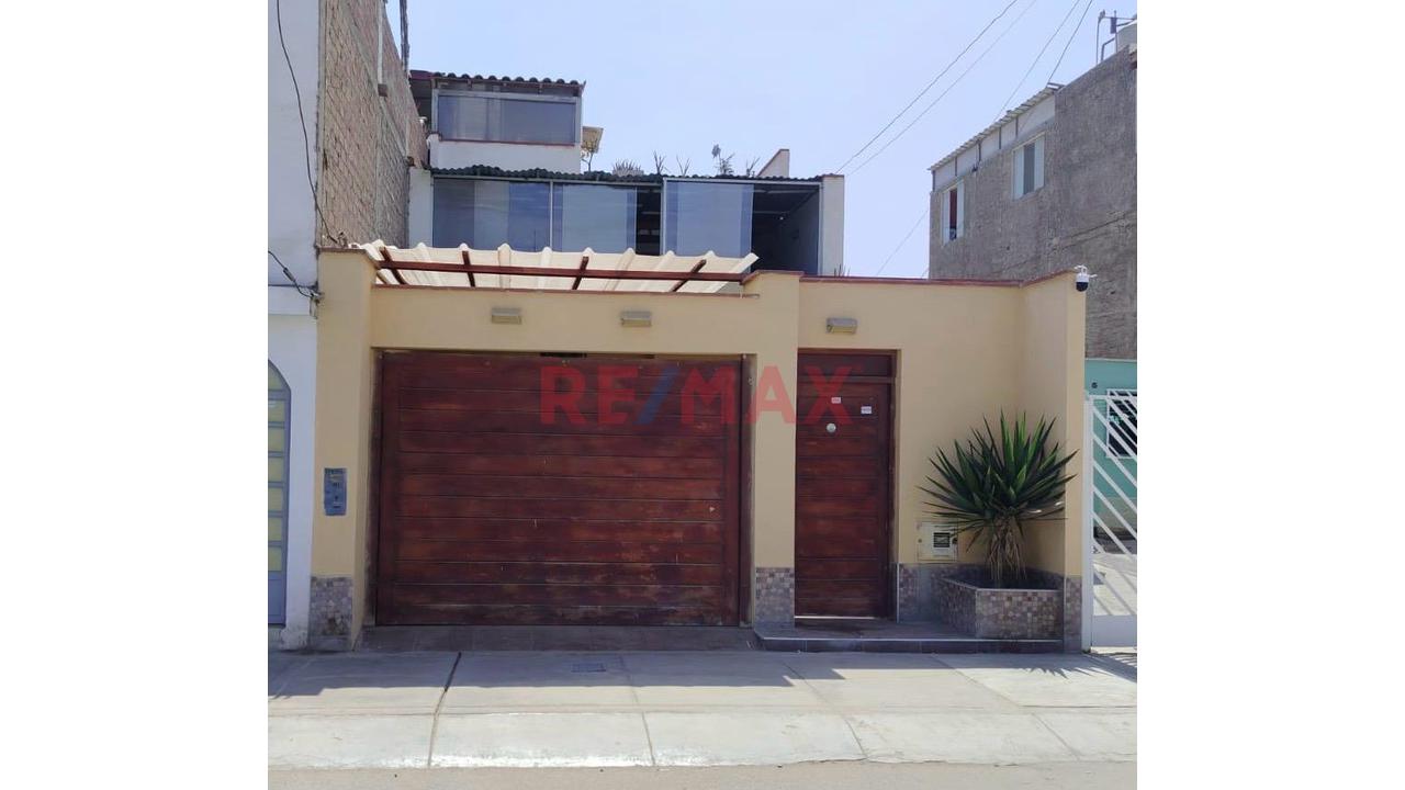 Casa De 3 Pisos | Lurín