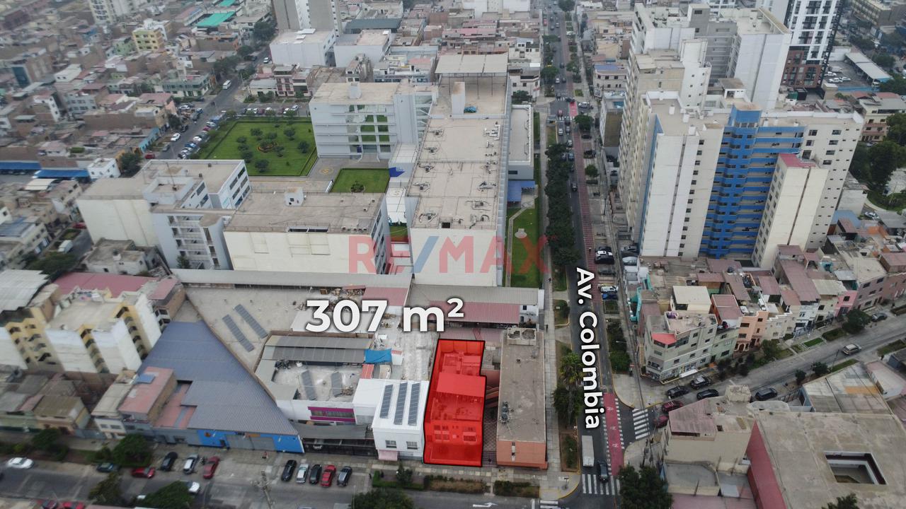 Terreno En Venta En Esquina Sobre Avenida Principal De 307 M² Ideal Para Desarrollo — foto 2