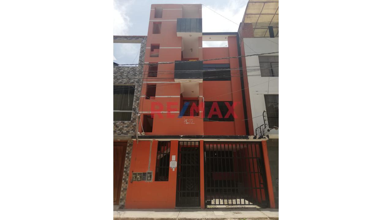 Departamento En Venta En Tercer Piso En Urbanización Las Palmas Ii Etapa - Chiclayo
