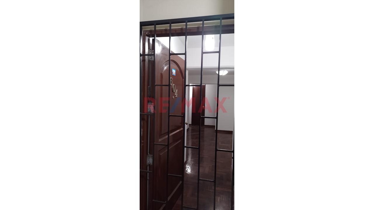 Excelente Departamento En Santa Beatriz – 6° Piso, 2 Ascensores, Ubicación Clave — foto 3