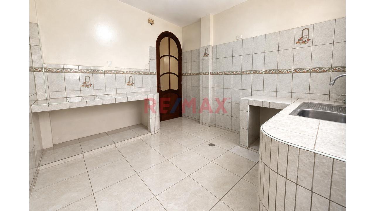 Venta De Casa En Urbanizacion Villa Mangomarca Frente A Parque — foto 5
