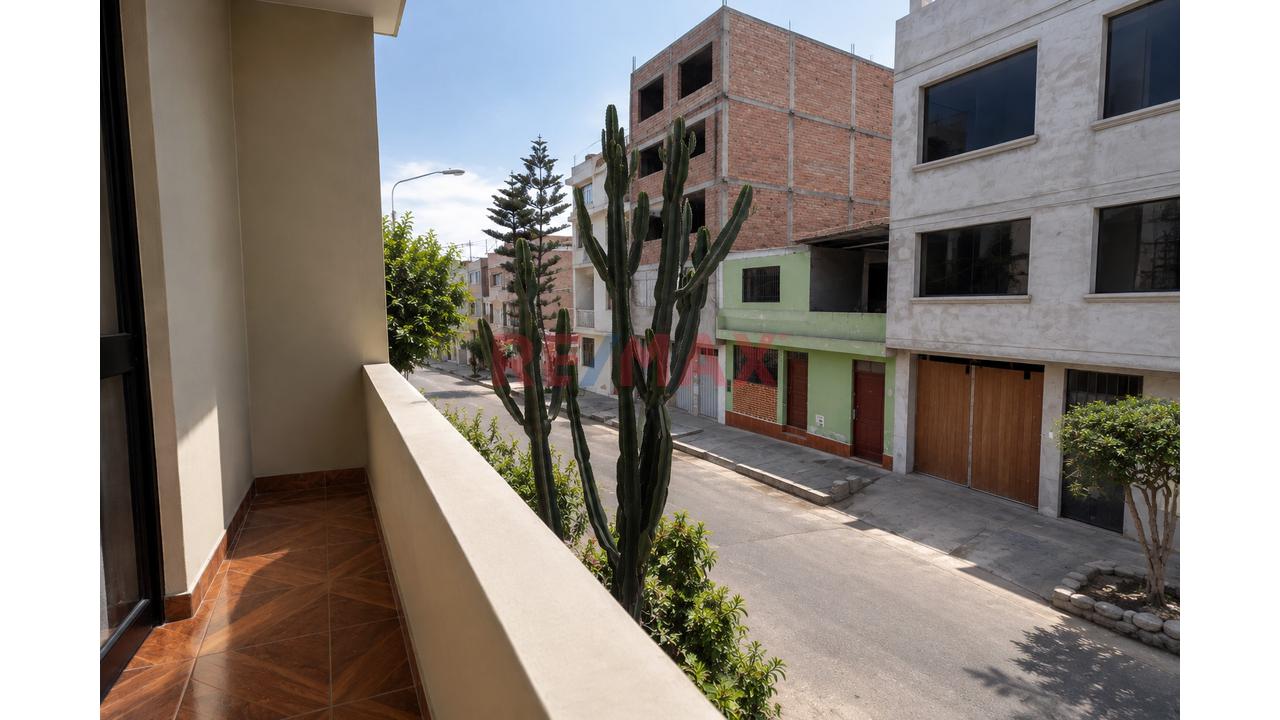 Venta De Casa En Urbanizacion Villa Mangomarca Frente A Parque — foto 10