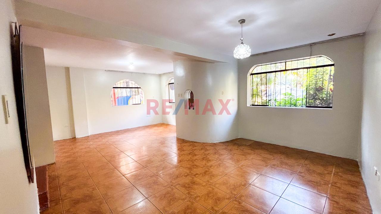 Venta De Casa En Urbanizacion Villa Mangomarca Frente A Parque
