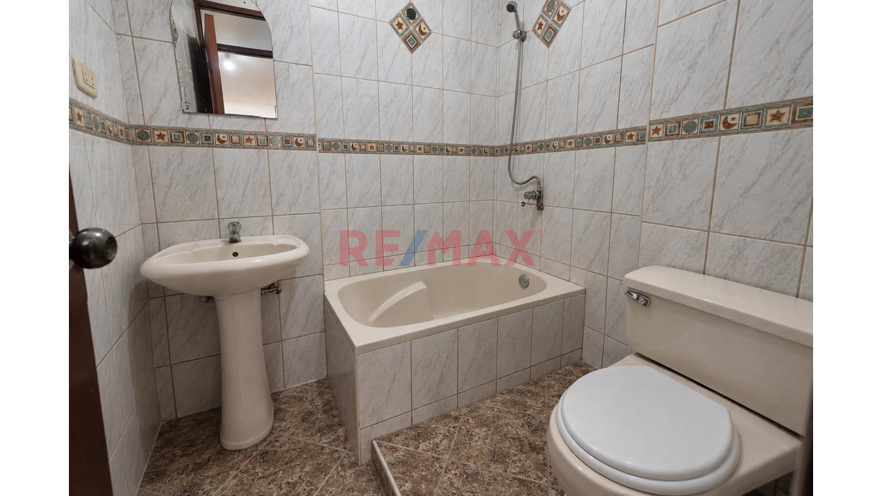 Venta De Casa En Urbanizacion Villa Mangomarca Frente A Parque — foto 7
