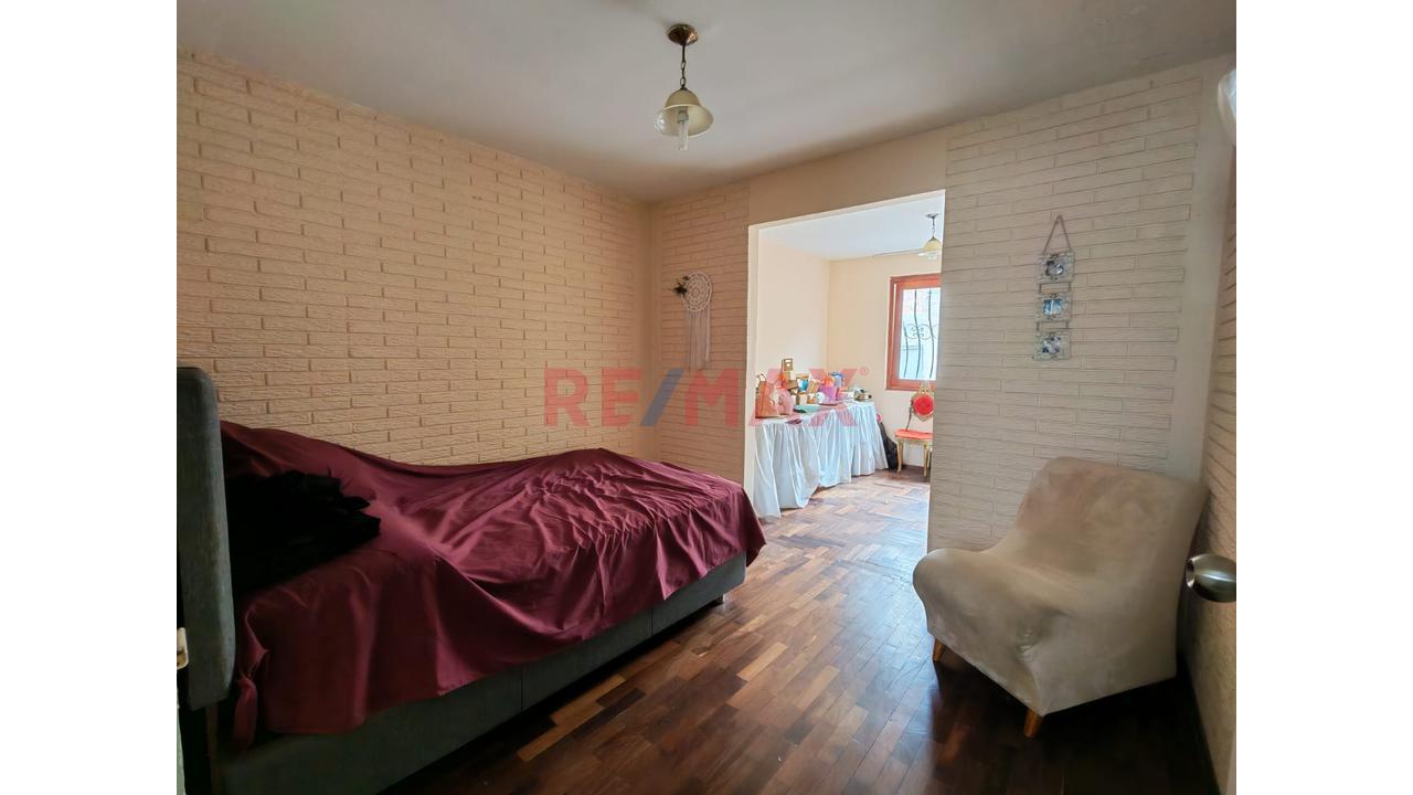 Venta Casa + Duplex — foto 3