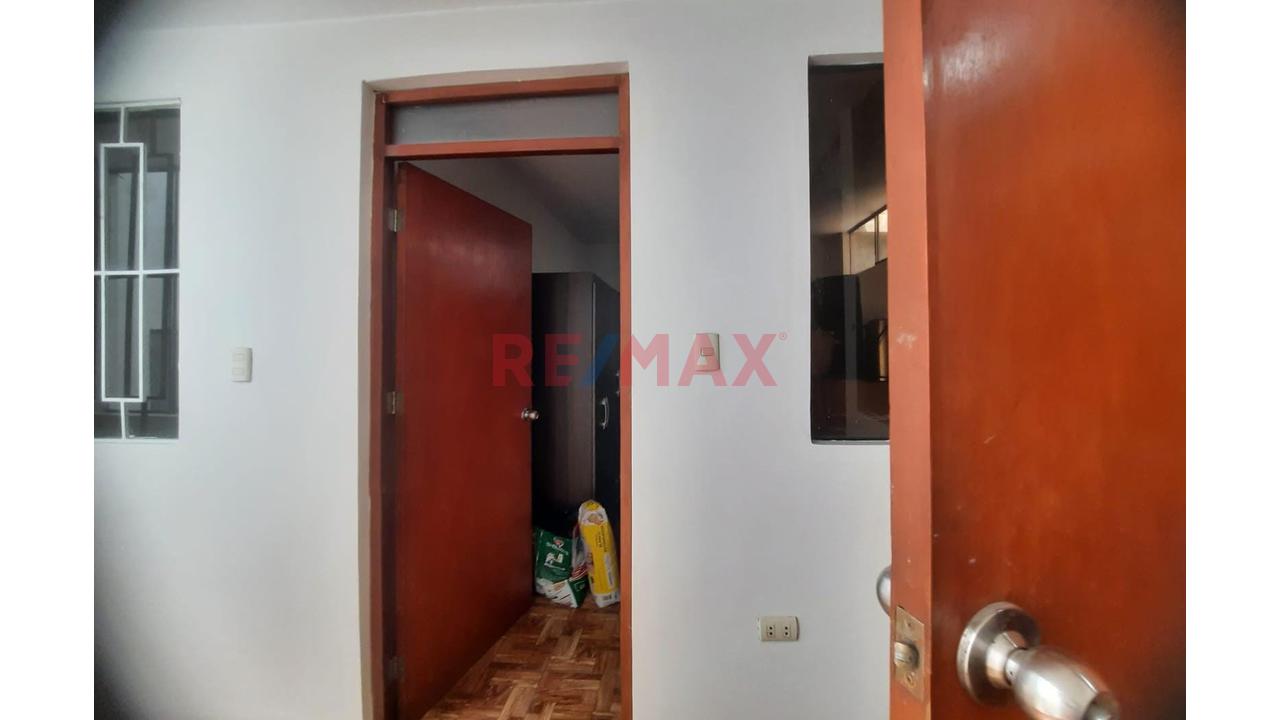 ¡Vendo Casa En Mariscal Caceres - San Juan De Lurigancho! 🏚️ 3 Pisos — foto 13