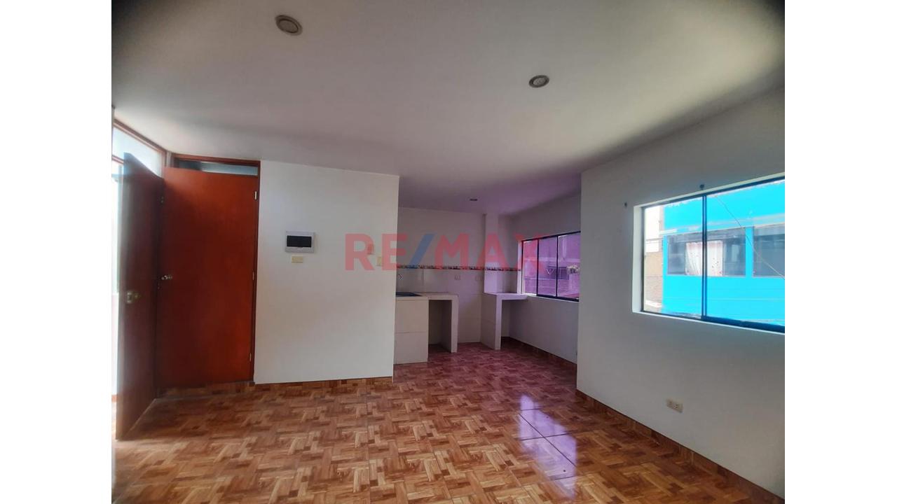 ¡Vendo Casa En Mariscal Caceres - San Juan De Lurigancho! 🏚️ 3 Pisos — foto 15