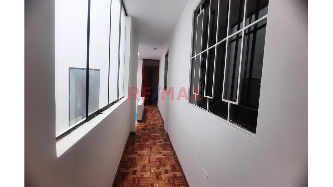 ¡Vendo Casa En Mariscal Caceres - San Juan De Lurigancho! 🏚️ 3 Pisos — foto 12