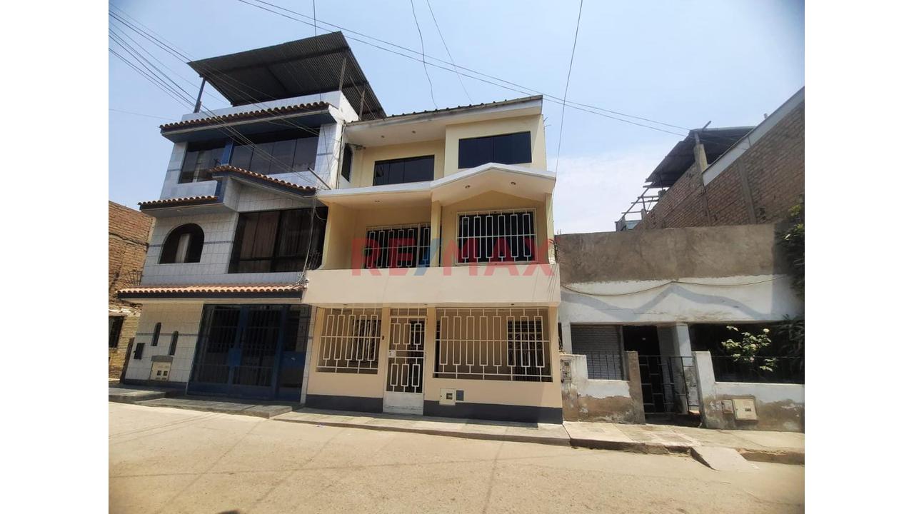 ¡Vendo Casa En Mariscal Caceres - San Juan De Lurigancho! 🏚️ 3 Pisos — foto 2