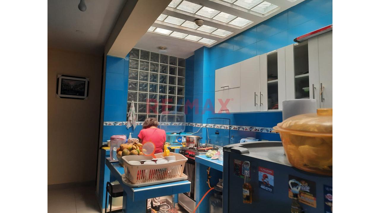 ¡Vendo Casa En Mariscal Caceres - San Juan De Lurigancho! 🏚️ 3 Pisos — foto 5
