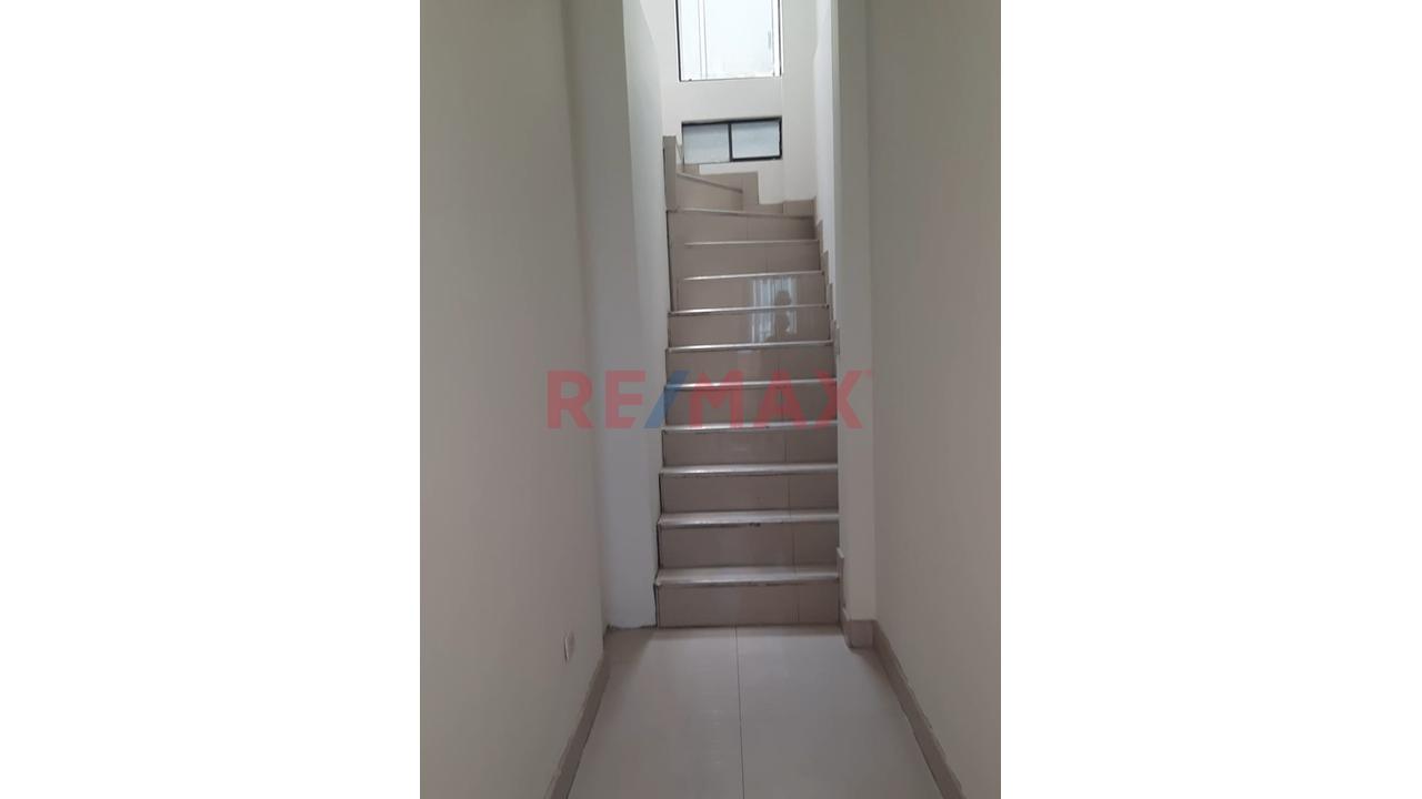 ¡Vendo Casa En Mariscal Caceres - San Juan De Lurigancho! 🏚️ 3 Pisos — foto 8