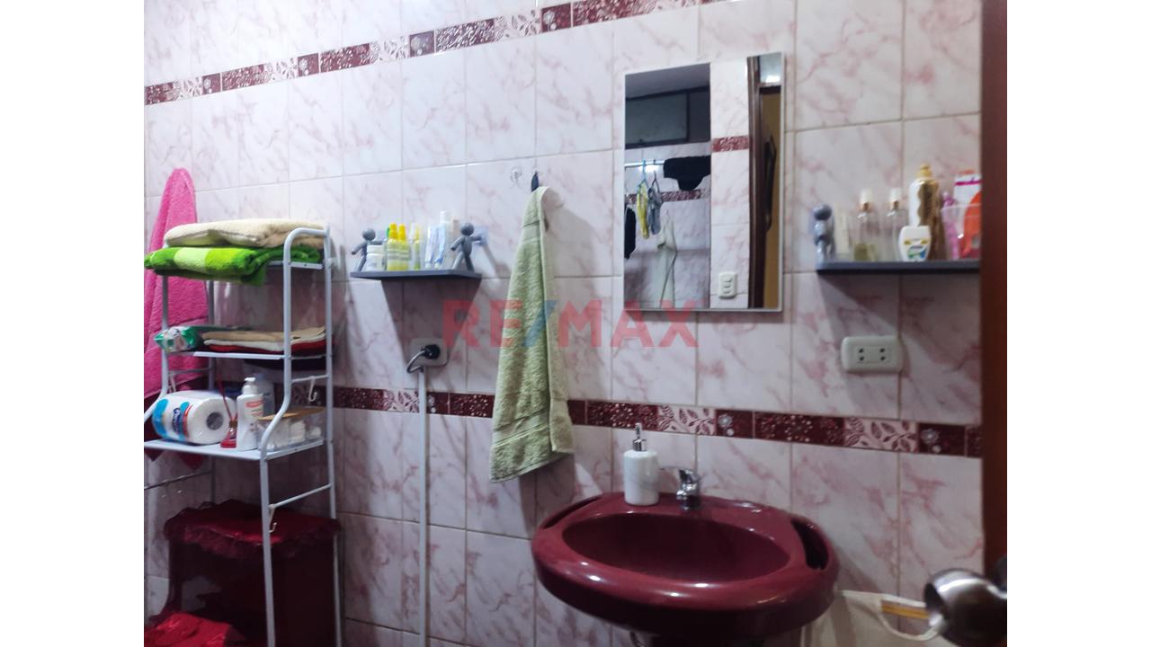 ¡Vendo Casa En Mariscal Caceres - San Juan De Lurigancho! 🏚️ 3 Pisos — foto 6