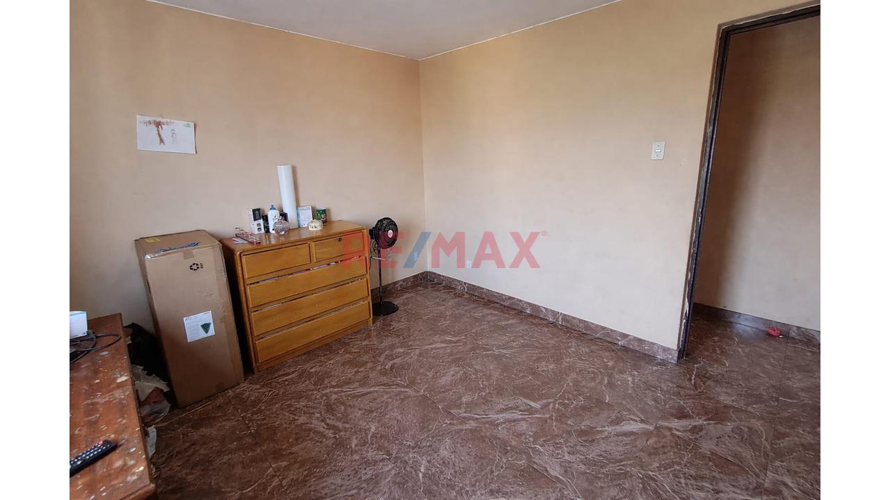 Venta De Departamento En 4To. Piso Urb. Monserrate - 4