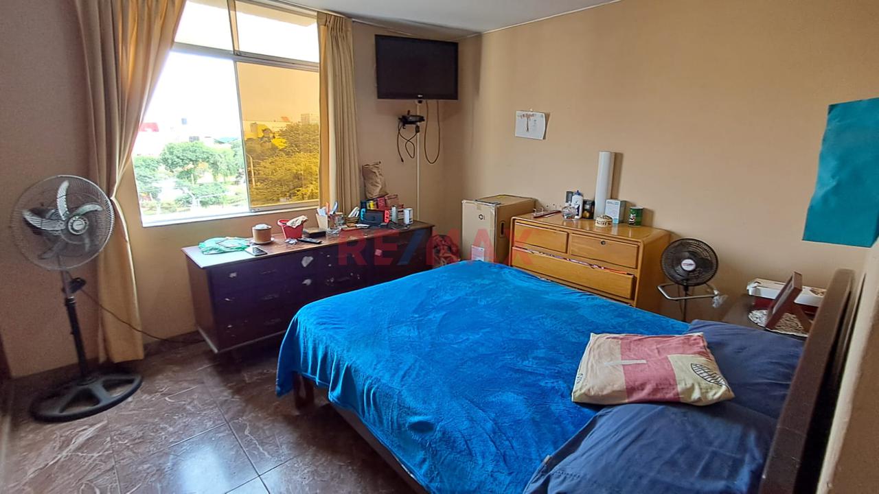 Venta De Departamento En 4To. Piso Urb. Monserrate - 3