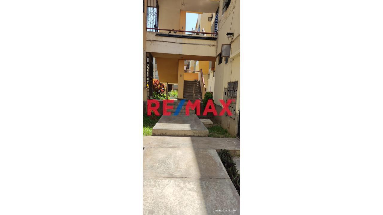 Venta De Departamento En 4To. Piso Urb. Monserrate - 1