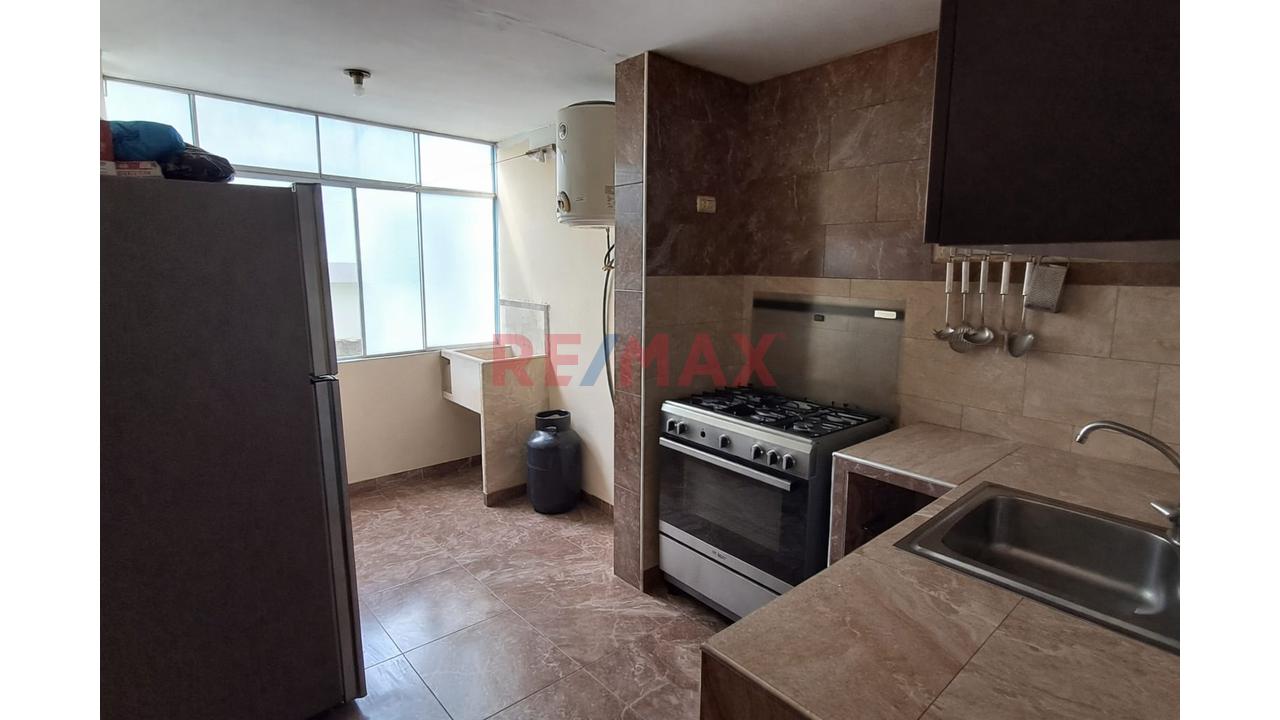 Venta De Departamento En 4To. Piso Urb. Monserrate - 7