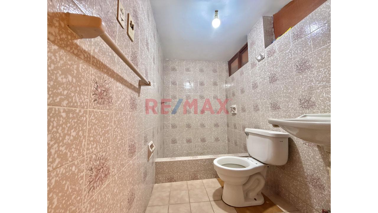 Vendo Casa De 4 Pisos + Azotea Ideal Para Generar Ingresos En Santa Anita — foto 15