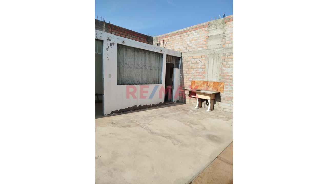 Oportunidad ‼️ Casa Con Local Comercial En Avenida Salaverry - Socabaya - 6