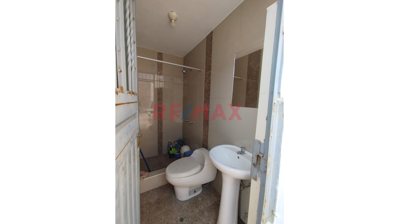 Oportunidad ‼️ Casa Con Local Comercial En Avenida Salaverry - Socabaya - 7