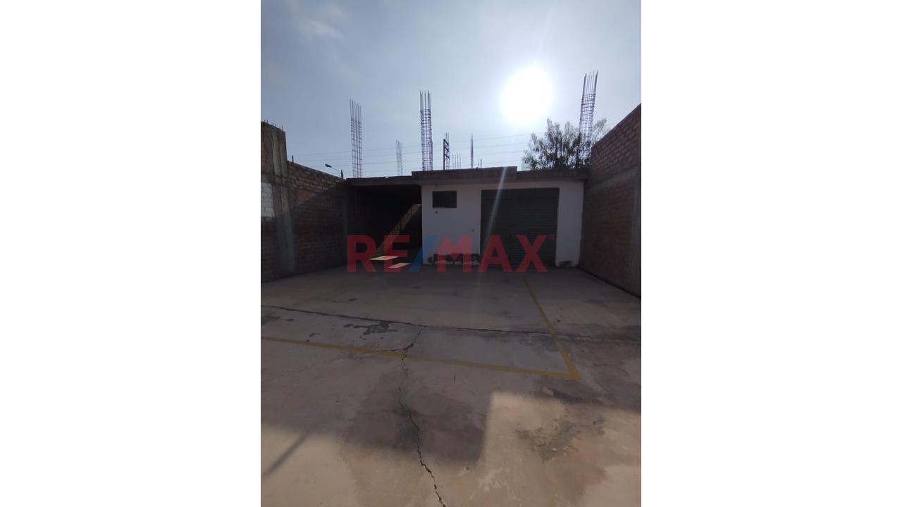 Oportunidad ‼️ Casa Con Local Comercial En Avenida Salaverry - Socabaya - 5