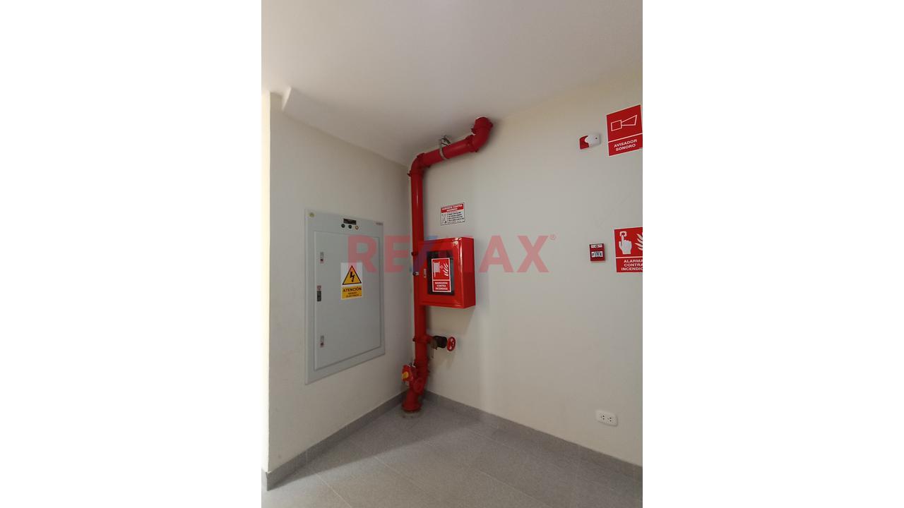 Departamento En Alquiler  En 1 Er Piso Con Cochera, Lavanderia  Y  Aire Acondicionad — foto 3