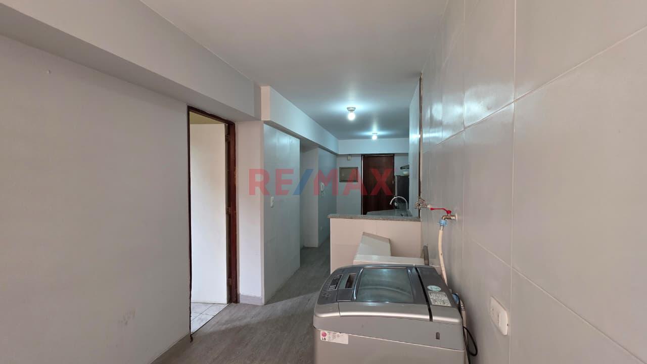 Amplio Departamento En Av. Pardo - Miraflores — foto 14
