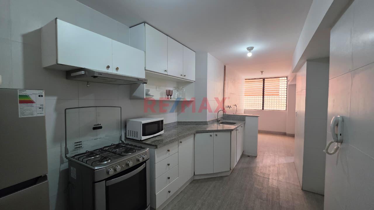 Amplio Departamento En Av. Pardo - Miraflores — foto 12
