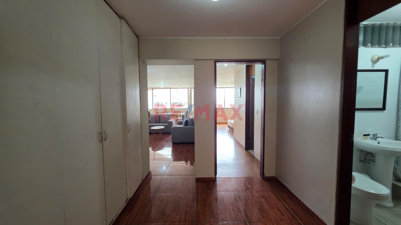 Amplio Departamento En Av. Pardo - Miraflores — foto 9