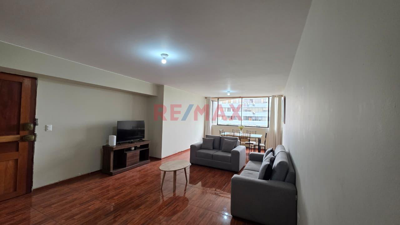 Amplio Departamento En Av. Pardo - Miraflores — foto 2