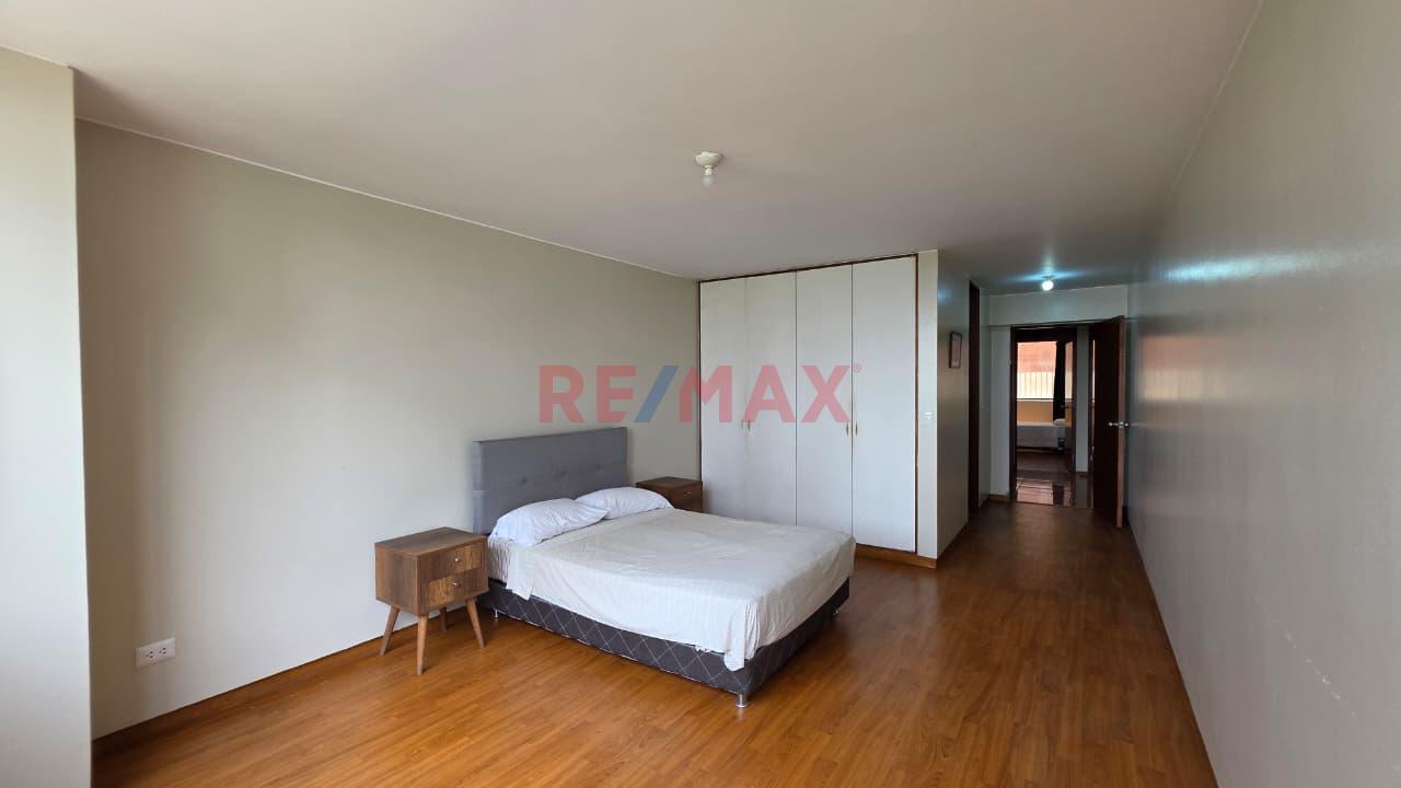 Amplio Departamento En Av. Pardo - Miraflores — foto 4