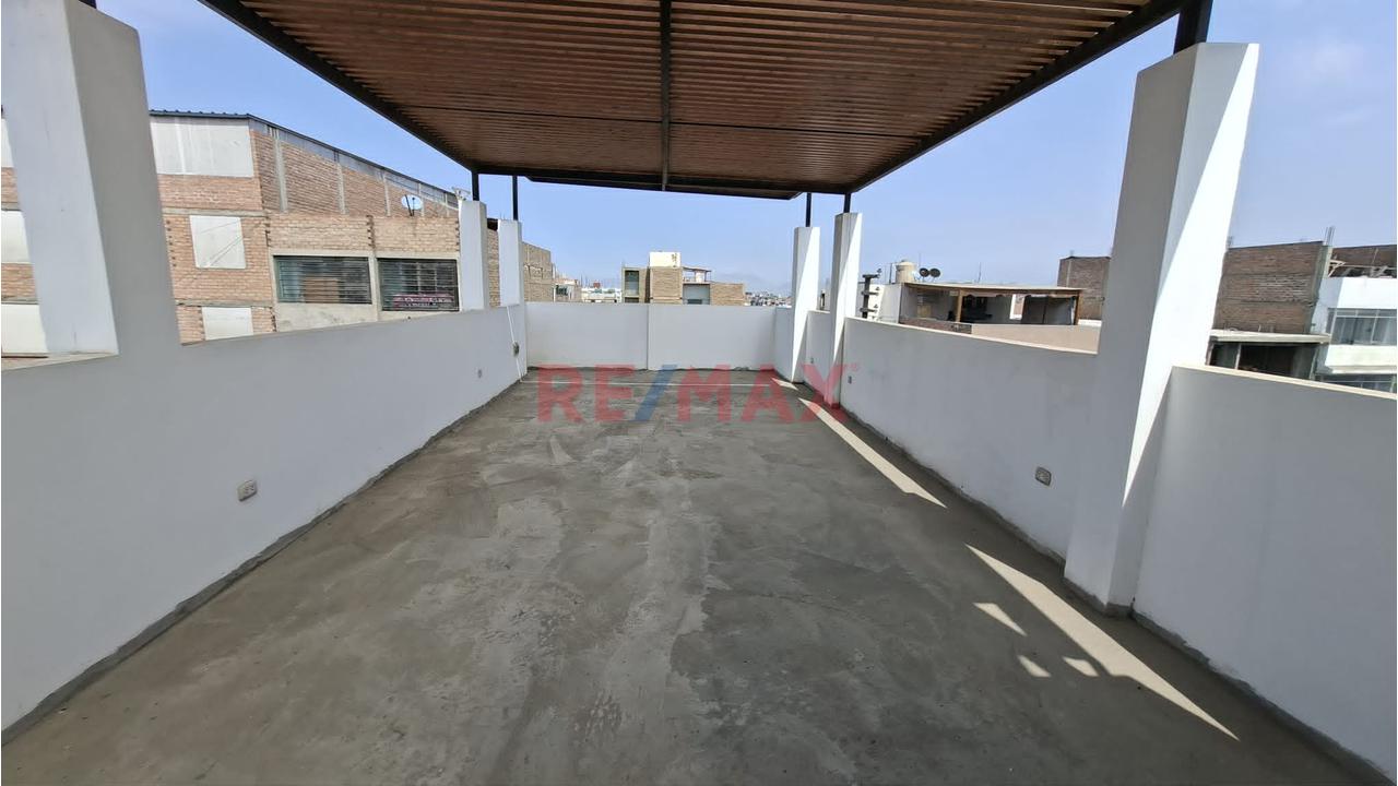 Alquiler De Local Comercial De 3 Niveles + Terraza En Huaral – Excelente Ubicación - 13