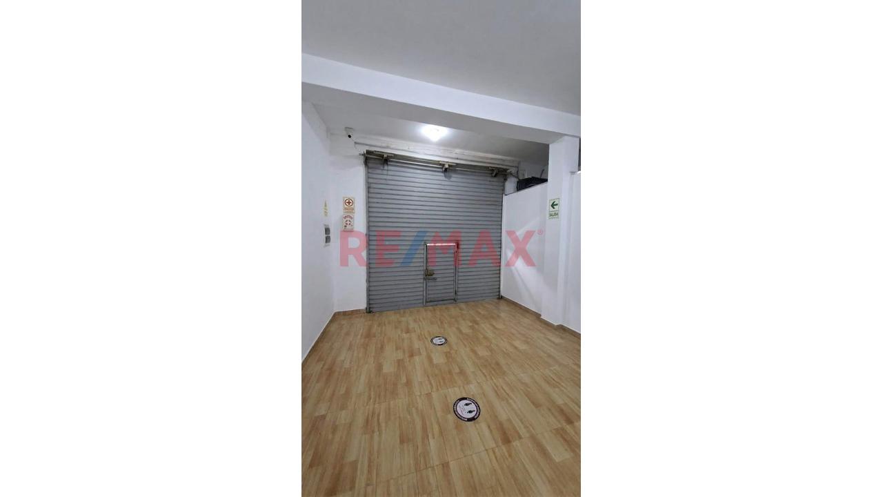 Alquiler De Local Comercial De 3 Niveles + Terraza En Huaral – Excelente Ubicación - 4