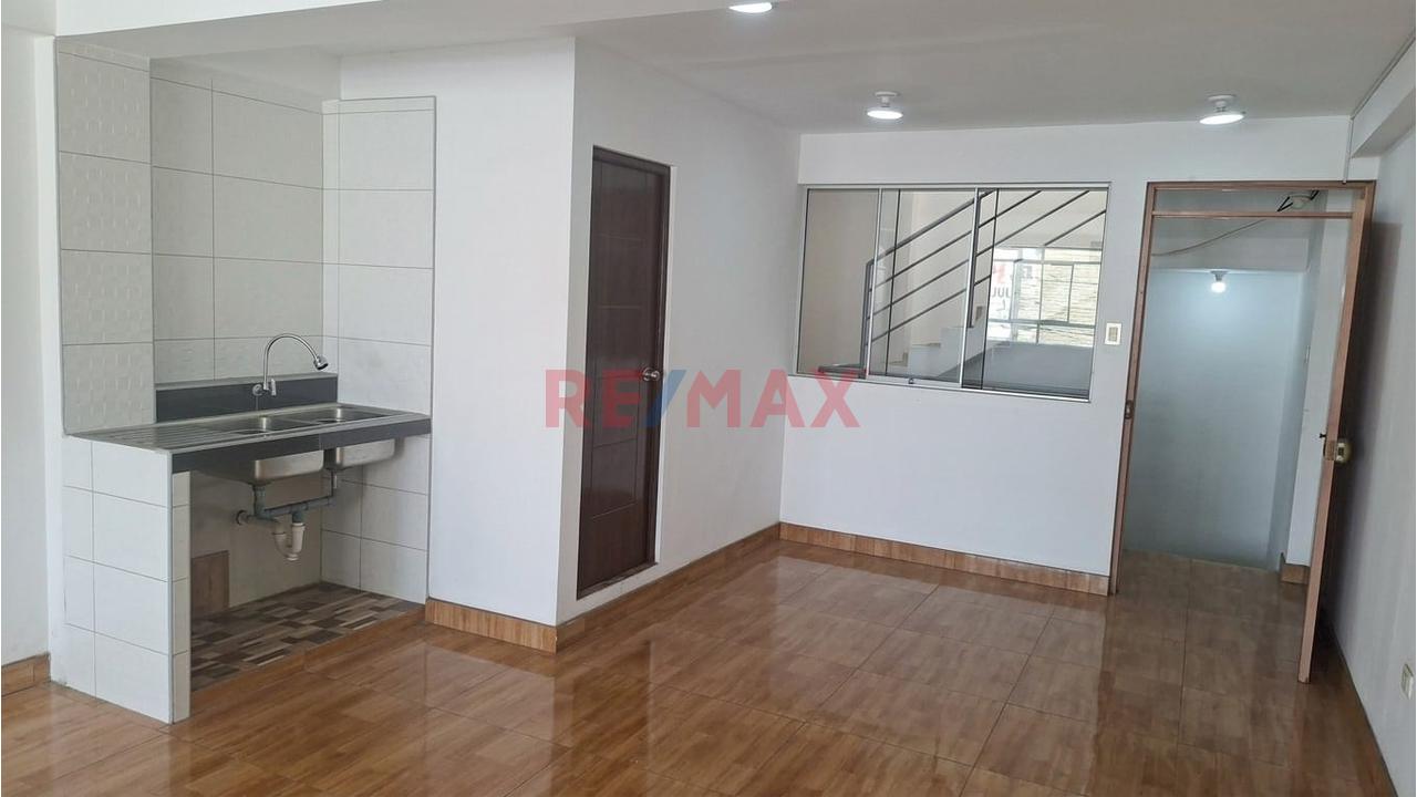 Alquiler De Local Comercial De 3 Niveles + Terraza En Huaral – Excelente Ubicación - 7