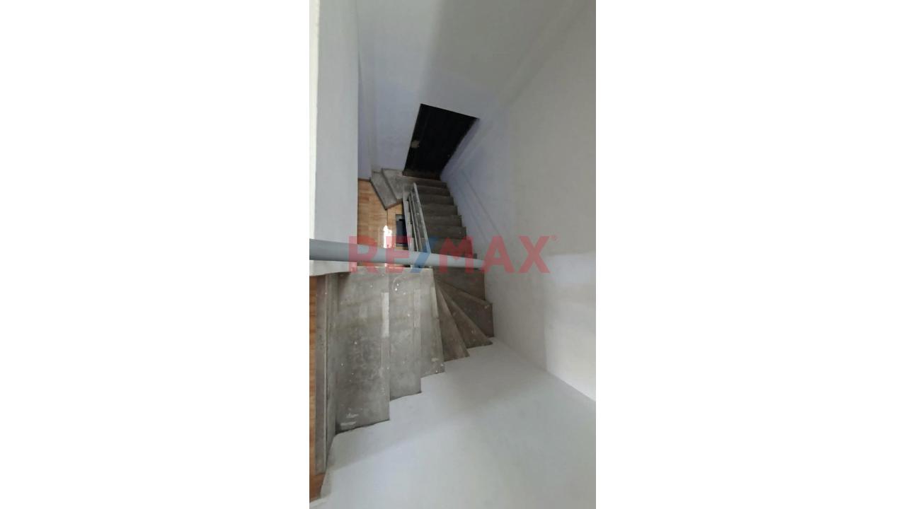 Alquiler De Local Comercial De 3 Niveles + Terraza En Huaral – Excelente Ubicación - 5