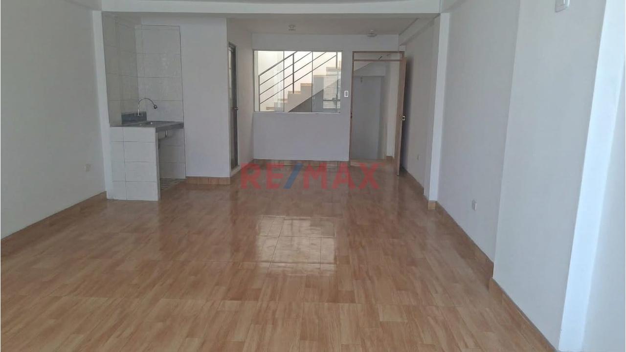 Alquiler De Local Comercial De 3 Niveles + Terraza En Huaral – Excelente Ubicación - 6