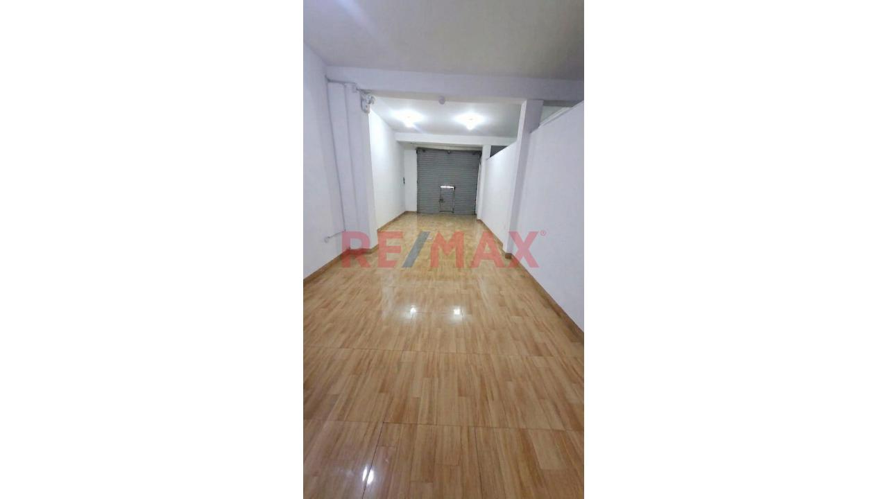 Alquiler De Local Comercial De 3 Niveles + Terraza En Huaral – Excelente Ubicación - 3