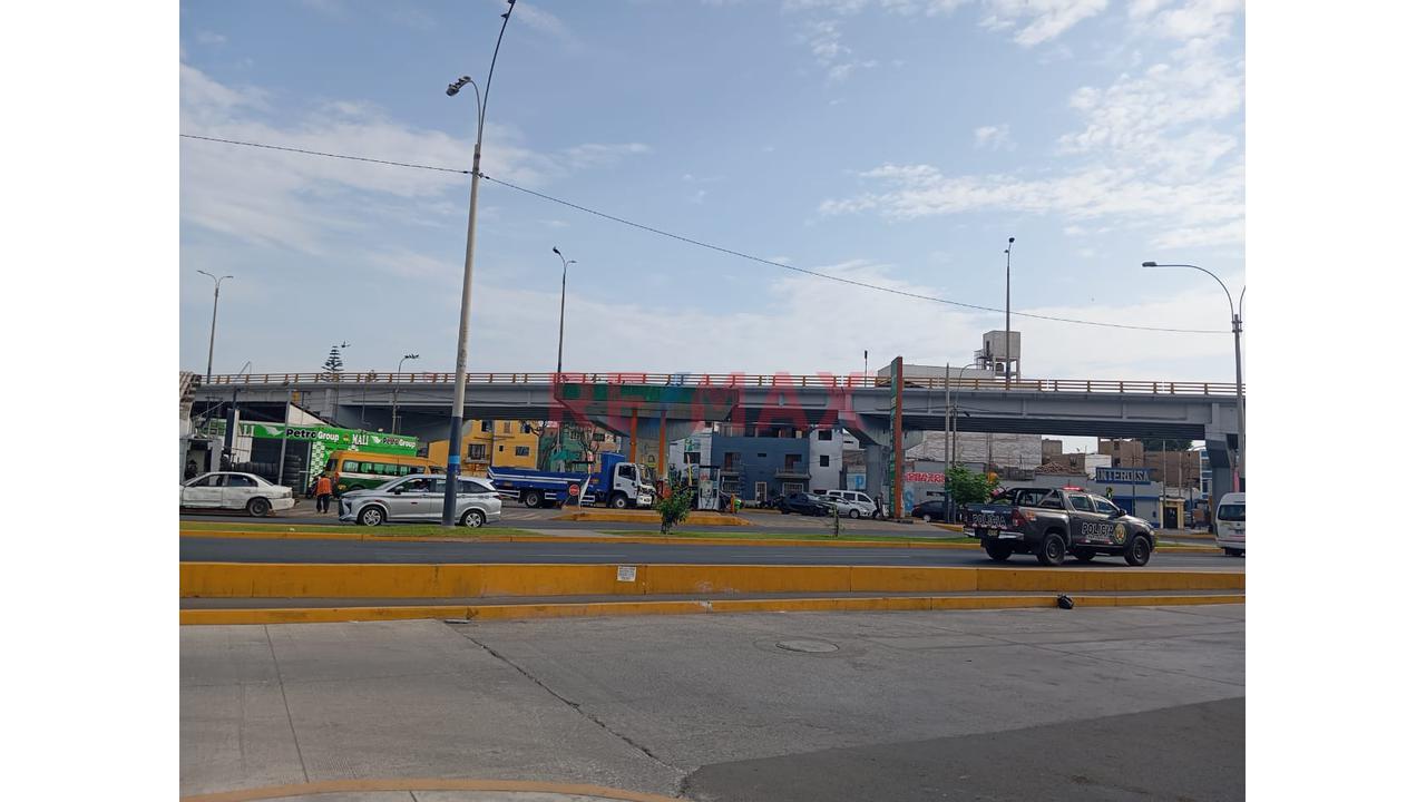 Alquiler Casa Local En Plena Esquina Y Avenida Zona Alto Transito Para Minimarkets Con Buena Area. — foto 4