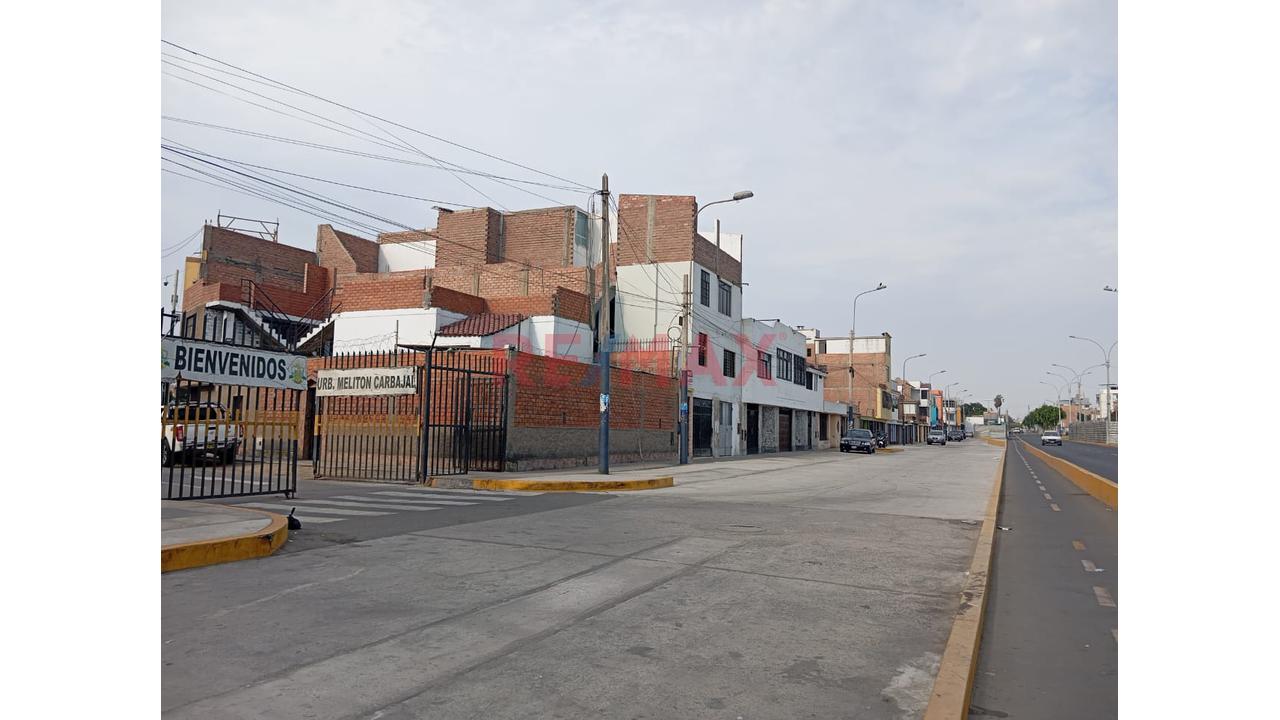 Alquiler Casa Local En Plena Esquina Y Avenida Zona Alto Transito Para Minimarkets Con Buena Area. — foto 3
