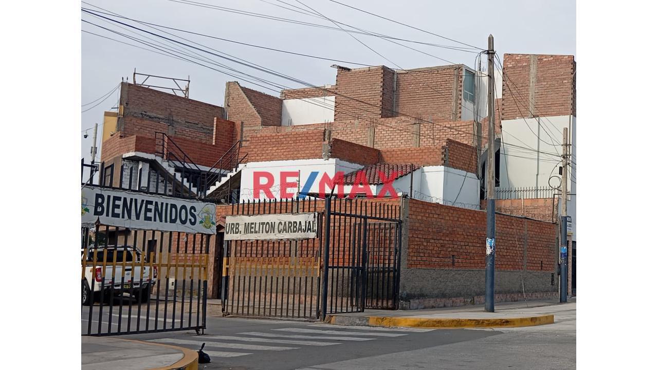 Alquiler Casa Local En Plena Esquina Y Avenida Zona Alto Transito Para Minimarkets Con Buena Area.