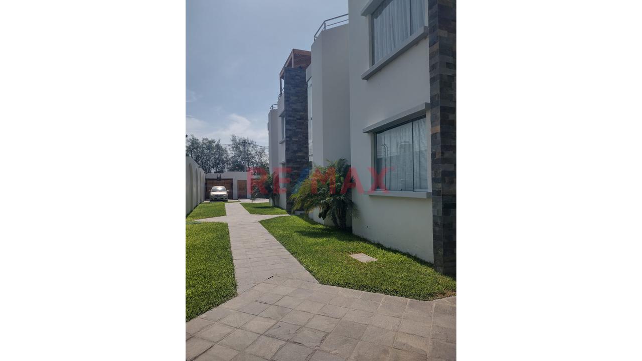 Venta De Casa En Condominio En La Res. La Angostura - 4