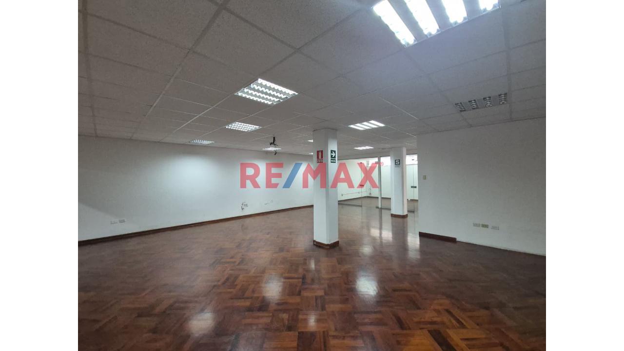 Alquiler De Local Comercial (1Er Y 2Do Piso) - San Isidro (Corpac) - 4