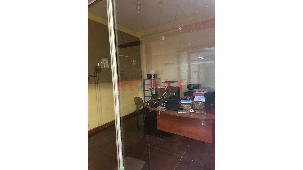 Alquiler De Casa + Local Comercial En Plena Avenida - 6