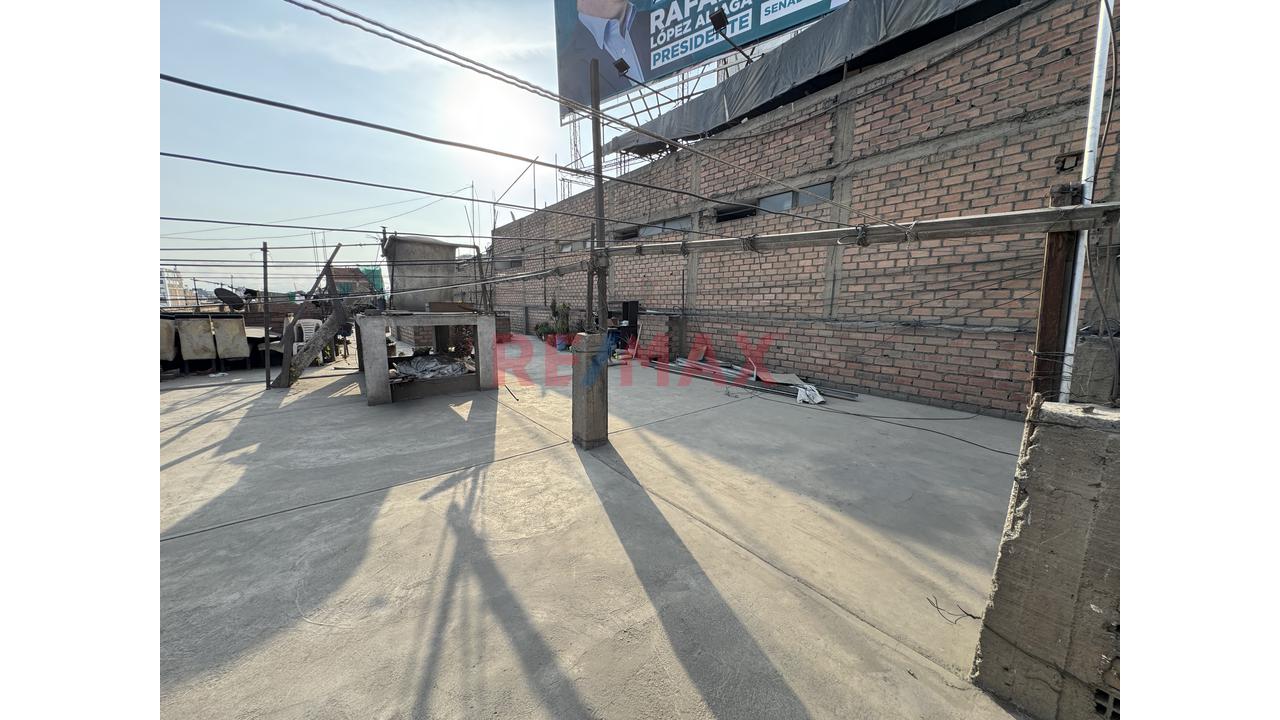 Local comercial de 1000 m² en Los Olivos — foto 3