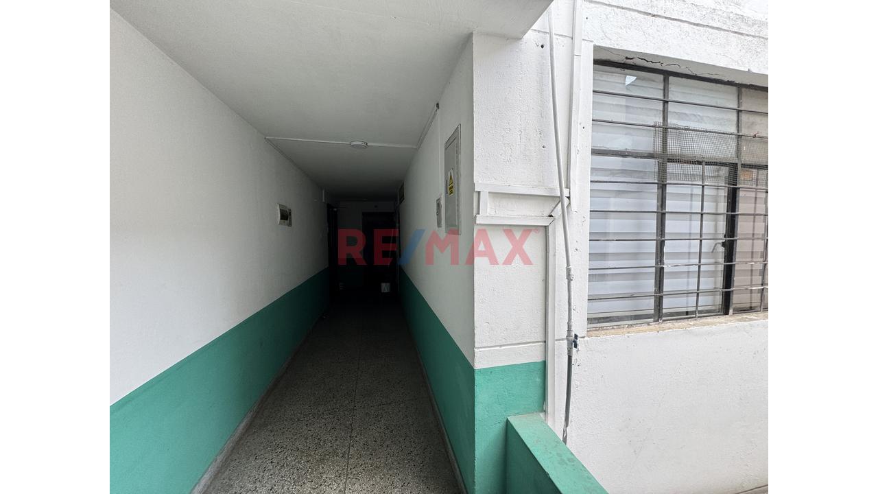 Local comercial de 1000 m² en Los Olivos — foto 4